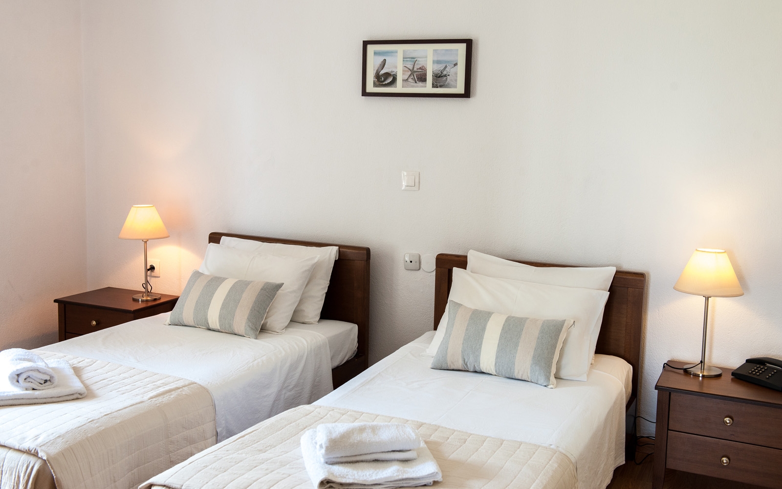 Twin Room  with two single beds - Mountain View